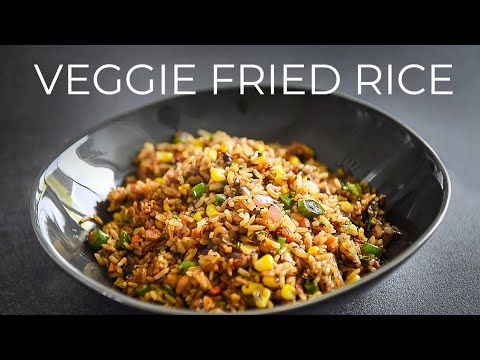 Receita Indiana: Receita de arroz frito de vegetais | Idéia fácil do jantar chinesa vegetariana! 11 Veg Fried Rice