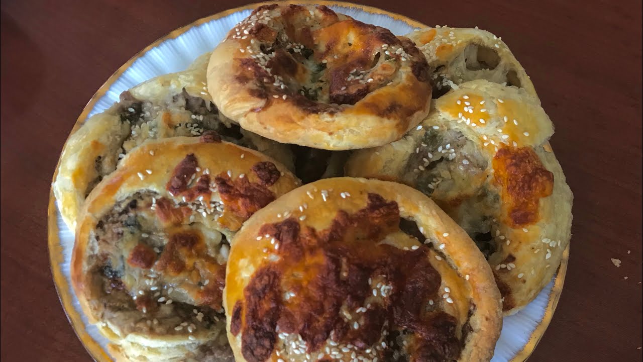 Receita Russa: Belyashi feito de massa folhada. Eu cozinho brancos da massa de sopro no forno. Isso é muito saboroso 11 *